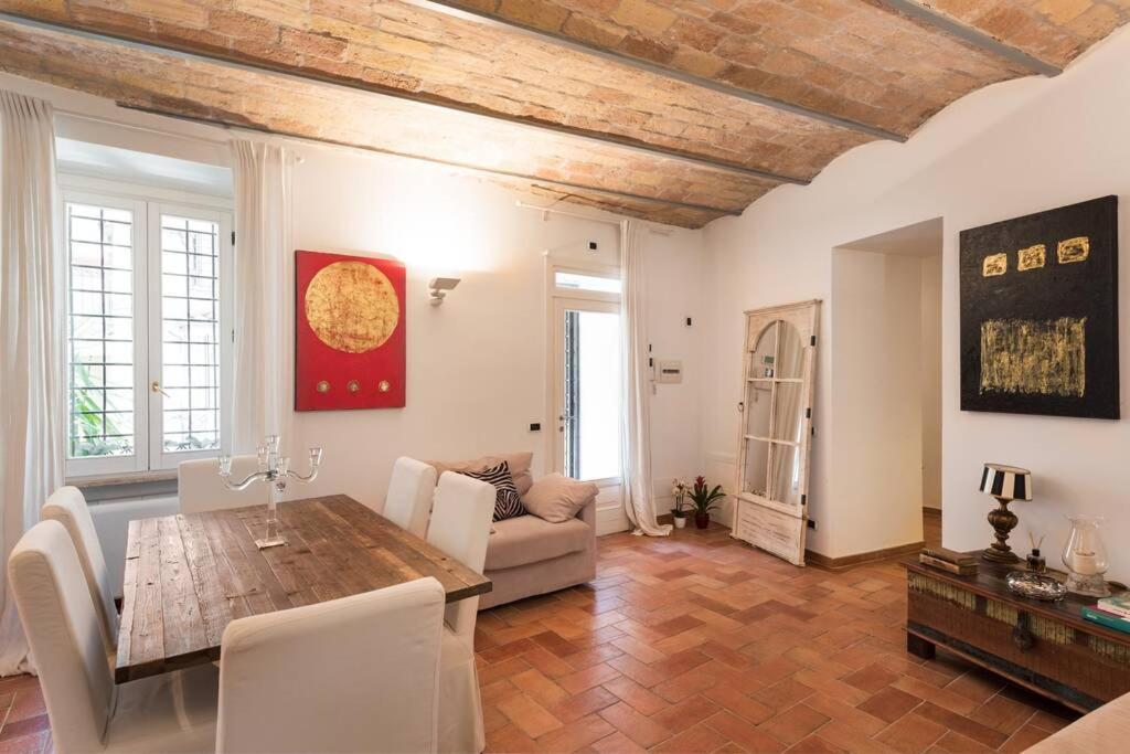 Lovely Colosseum Loft Apartment Rome Luaran gambar