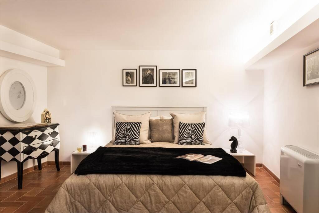 Lovely Colosseum Loft Apartment Rome Luaran gambar